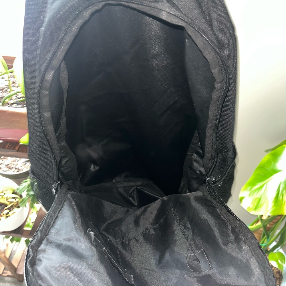 Black backpack - Picture 7 of 8